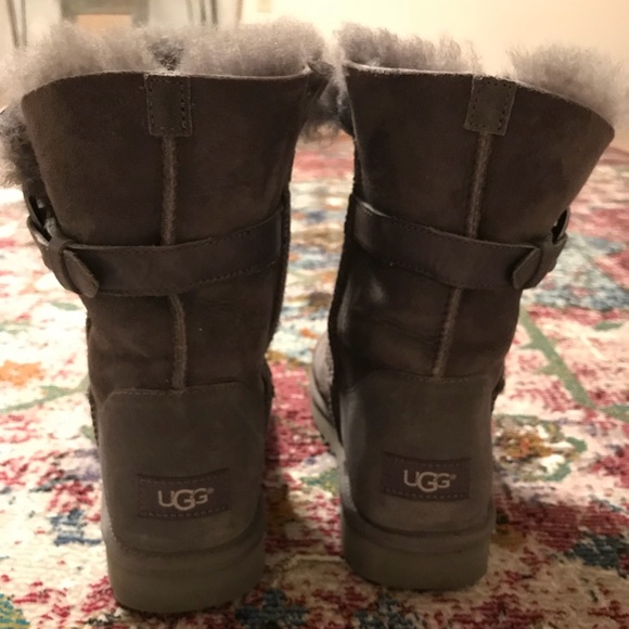 Gray UGG boots - Picture 3 of 4